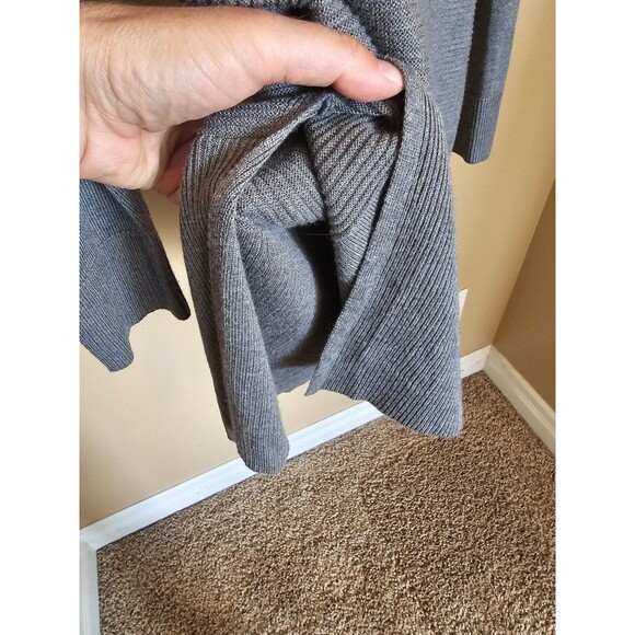 Adrienne Vittadini grey Cowl Neck sweater size small - Picture 4 of 8